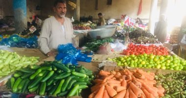 سوق خضراوات الإسماعيلية.. الطماطم بـ5 جنيهات والبطاطس بـ8 والبامية بـ10.. لايف وصور