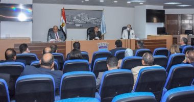 محافظ الإسكندرية يكلف رؤساء الأحياء بعقد لقاءات شهرية مع نواب الدوائر