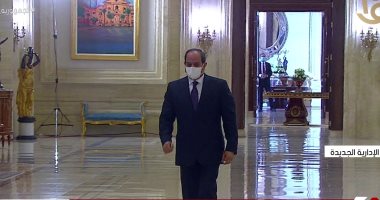 الرئيس السيسي يشاهد فيلما تسجيليا عن جهود وتعزيز حقوق الإنسان فى مصر