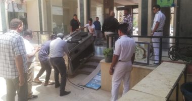 جهاز الشروق يشن حملة لإزالة الإشغالات بالمجمعات التجارية ويحرر 12 مخالفة