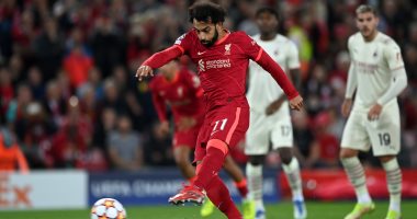 ليفربول يتغنى بمهارة محمد صلاح أمام ميلان ويصفه بالملك.. فيديو