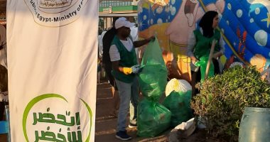 البيئة تنفذ أكبر حملة لتنظيف الشواطئ بالإسكندرية بطول 5 كيلو متر