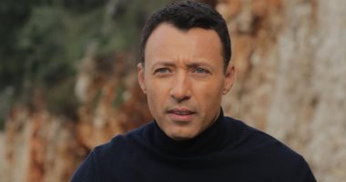 الفنان أحمد فهمى يقدم برنامج "أحلى كلام" على قناة "الحياة" 