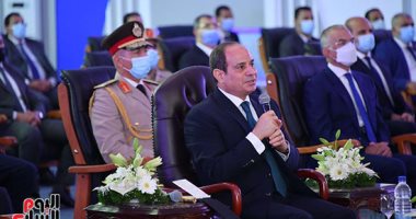 الرئيس السيسى عن الاهتمام بشبكات الطرق: نضع أسسا حقيقية للتنمية فى مصر