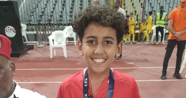موسيماني يهدي ميدالية وصيف السوبر المصري لطفل أهلاوي