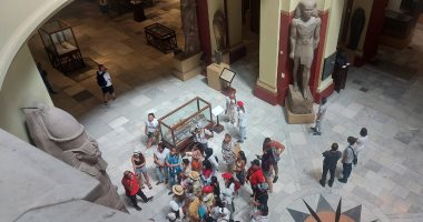 شاهد إقبال السائحين على زيارة المتحف المصرى بالتحرير