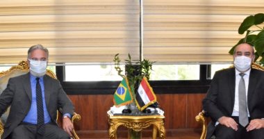 وزير الطيران يلتقى سفير البرازيل لبحث العلاقات الثنائية بين البلدين 