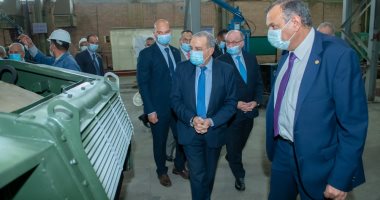 وزير الإنتاج الحربى يتفقد معروضات الوزارة المقرر عرضها فى EDEX 2021