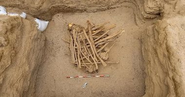 العثور على رفات 8 أشخاص بمقبرة عمرها 800 عام مع الطعام والآلات الموسيقية ببيرو