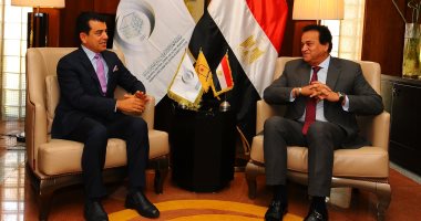 بحث التعاون وترتيبات استضافة مصر المؤتمر العام والمجلس التنفيذى للإيسيسكو