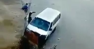 طالب يدهس مواطنًا ويصيب اثنين آخرين بسيارة فى الفيوم 