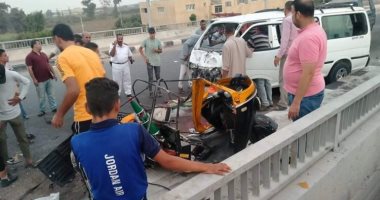 إصابة 8 أشخاص فى حادث تصادم سيارة نقل بتروسيكل على الطريق الصحراوى بإسنا