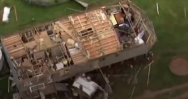 تطاير أسقف المنازل غرب مدينة سيدنى الأسترالية بسبب إعصار عنيف.. فيديو وصور