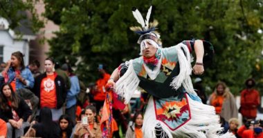 رقصات فلكولورية وأزياء أسطورية.. احتفالات كندا باليوم الوطنى للسكان الأصليين