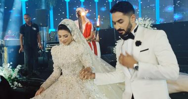 حميد الشاعرى يحتفل بزفاف ابن شقيقه بحضور يسرا وأحمد زاهر.. صور