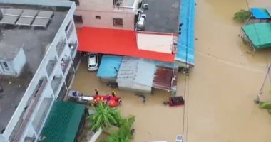 لقطات لغرق المنازل والطرقات فى مدن جنوب الصين بسبب الفيضانات.. فيديو