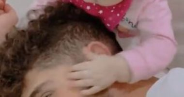 أحمد الشيخ يحتفل بأول عيد ميلاد لابنته "كايلا" بفيديو طريف