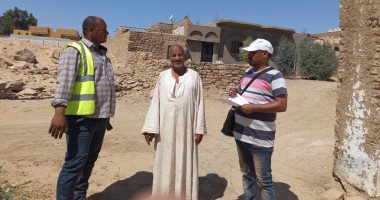 "مياه أسوان" تواصل حملات التوعية بقرية الطوناب ضمن "حياة كريمة"