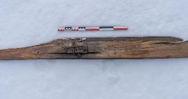 علماء الآثار يكتشفون لوح تزلج عمره 1300 عام فى الجليد النرويجى