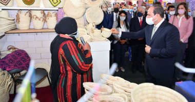 معرض "تراثنا".. الرئيس السيسى يتفقد أكبر ملتقى للحرفيين والمبدعين.. ألبوم صور