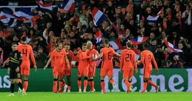 منتخب هولندا يخشى مفاجآت الجبل الأسود الليلة فى تصفيات كأس العالم