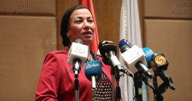 وزيرة البيئة: اهتمام الرئيس بالملف البيئى له زخم سياسى عالمى لدعم مصر