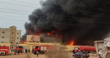 السيطرة على حريق مصنع الهلال والنجمة بالعاشر من رمضان