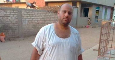 "محمد" شاب بالشرقية وزنه 250 كيلو يتمنى إجراء عملية لينفق على أطفاله