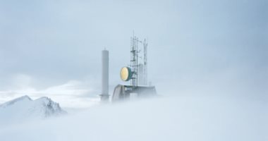 مصور نمساوى يتوجه للقطب الشمالى لرصد المبانى فى رحلة قاسية .. صور