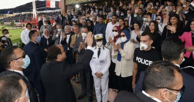 الرئيس السيسى لخريجى كلية الشرطة: "كونوا مثل عظيم ورائع للناس فى الشارع"