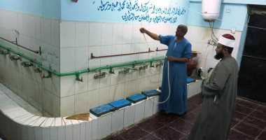 تعقيم وتطهير دورات المياه داخل 2000 مسجد بمحافظة أسوان.. صور