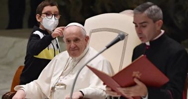 بابا الفاتيكان يدعو روسيا وأوكرانيا لوقف الحرب والانفتاح على دعوات السلام