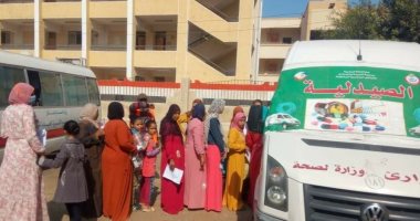 "صحة المنيا" تنظم قافلة طبية لأهالى قرية ابشادات بملوى ضمن مبادرة حياة كريمة