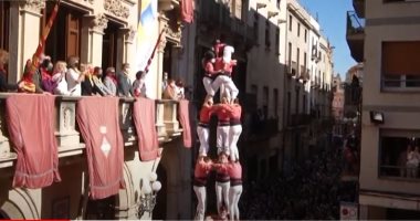 العروض الترفيهية تعود لمهرجان فى برشلونة بعد انقطاع بسبب كورونا.. فيديو وصور