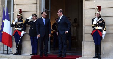 رئيس الوزراء يلتقى نظيره الفرنسى خلال زيارته باريس