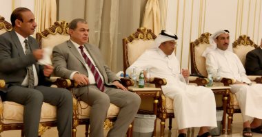 مجلس منظمة العمل العربية ضيوف شرف على مائدة عشاء وزير العمل القطرى بقطر