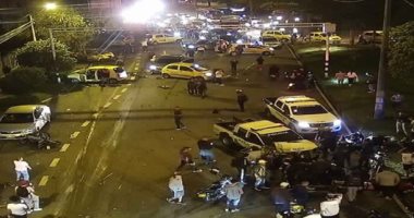 بسبب شاحنة قمامة.. اصطدام 26 سيارة فى كولومبيا وإصابة 25 شخصا.. صور