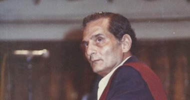 96 عاما على ميلاد فؤاد حداد والد الشعراء والعمال.. تعرف على دواوينه