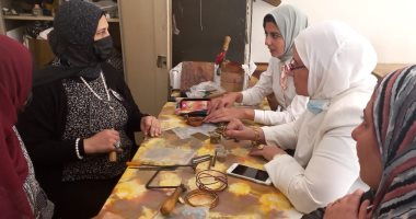 القومى للمرأة ينظم دورة تدريبية لطالبات جامعة كفر الشيخ لصناعة الحلى