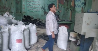 ضبط 3 مصانع بلاستيك وكسارات بدون ترخيص في حملة مكبرة بشبرا الخيمة.. صور
