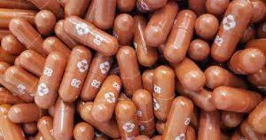 خبراء أمريكيون يوصون بترخيص استخدام أقراص شركة "ميرك" ضد كورونا