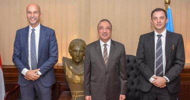 محافظ الإسكندرية يبحث مع قنصل عام فرنسا تفعيل مشروعات التعاون المشتركة 