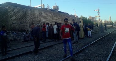 مصرع عامل صدمه قطار أثناء عبوره خط السكة الحديد فى أبو النمرس بالجيزة