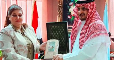 السعودية نيوز | 
                                            قنصل السعودية بالإسكندرية فى زيارة للشباب والرياضة لبحث التعاون المشترك
                                        