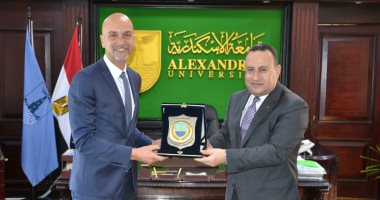 رئيس جامعة الإسكندرية يستقبل قنصل فرنسا العام لبحث العلاقات المشتركة