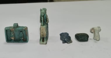 ضبط 16 قطعة أثرية من العصور المصرية القديمة بميناء سفاجا البحري .. صور 