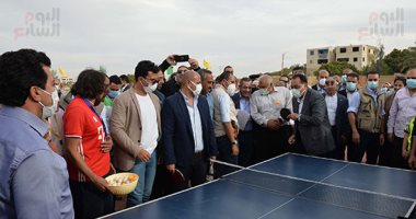 مباراة تنس طاولة بين رئيس الوزراء ووزير الشباب والرياضة