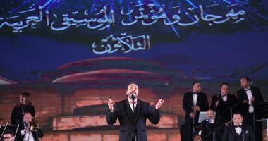 علي الحجار يرفع شعار كامل العدد بحفل مهرجان الموسيقى ويتألق بأجمل أغانيه
