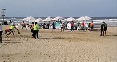 شاهد 100 لاعب "راكت" من المحافظات الساحلية على شاطئ بورسعيد