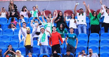 جماهير منتخب الجزائر تحتفل بالفوز على جيبوتي في ستاد القاهرة.. صور